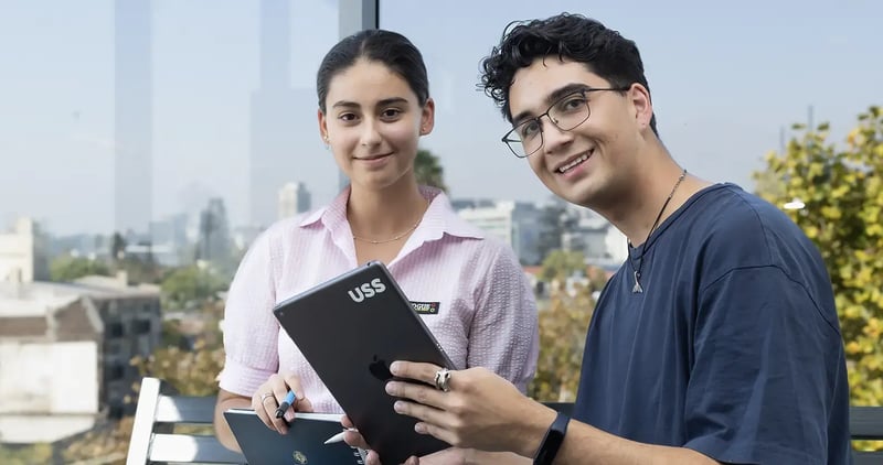 futuros estudiantes ordenando sus carreras de preferencia
