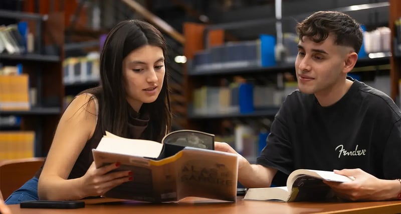 revisando los nuevos temarios paes