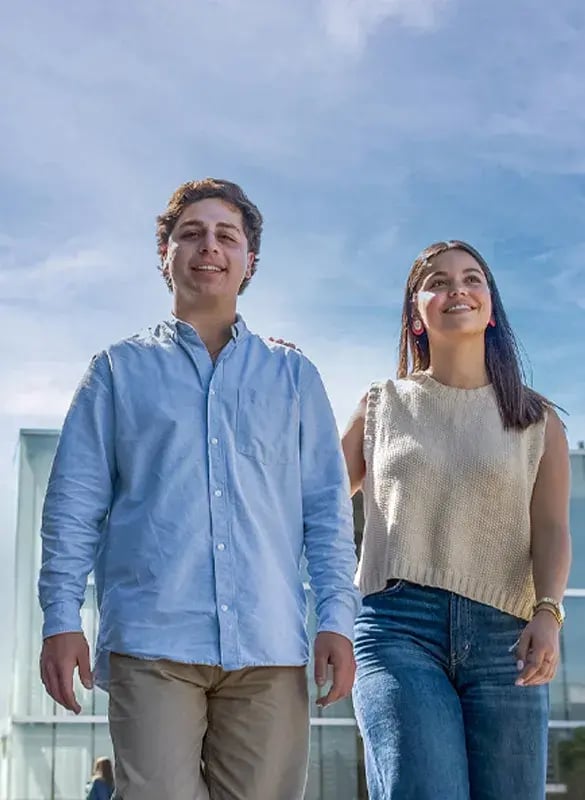 futuros estudiantes conociendo la USS